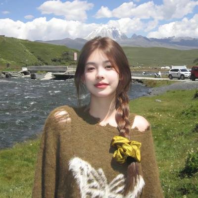追梦的黎族女娃娃